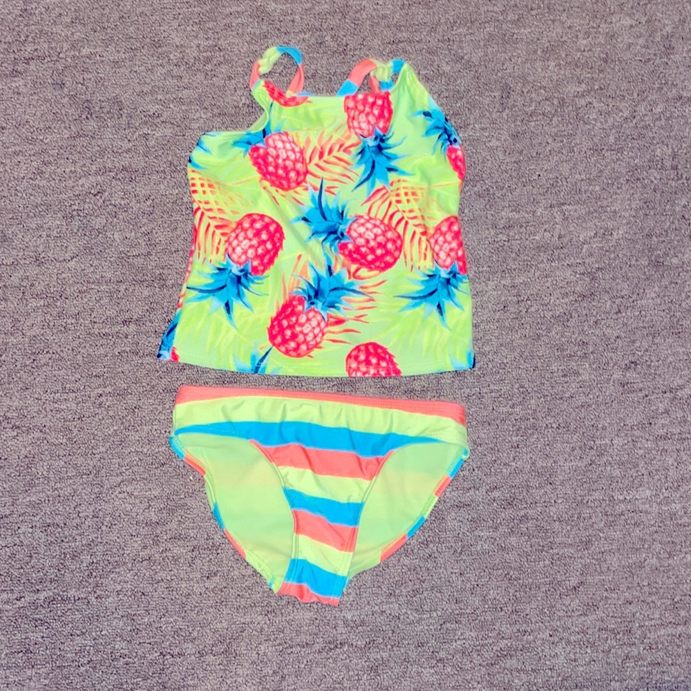 Swim two piece but covers you belly